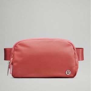 NWT Lululemon Everywhere Belt Bag -Briar Rose